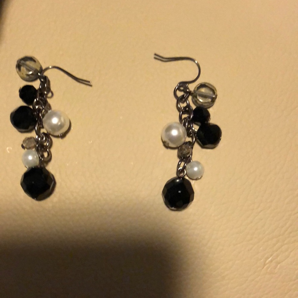 Black beaded earrings with pearl beads